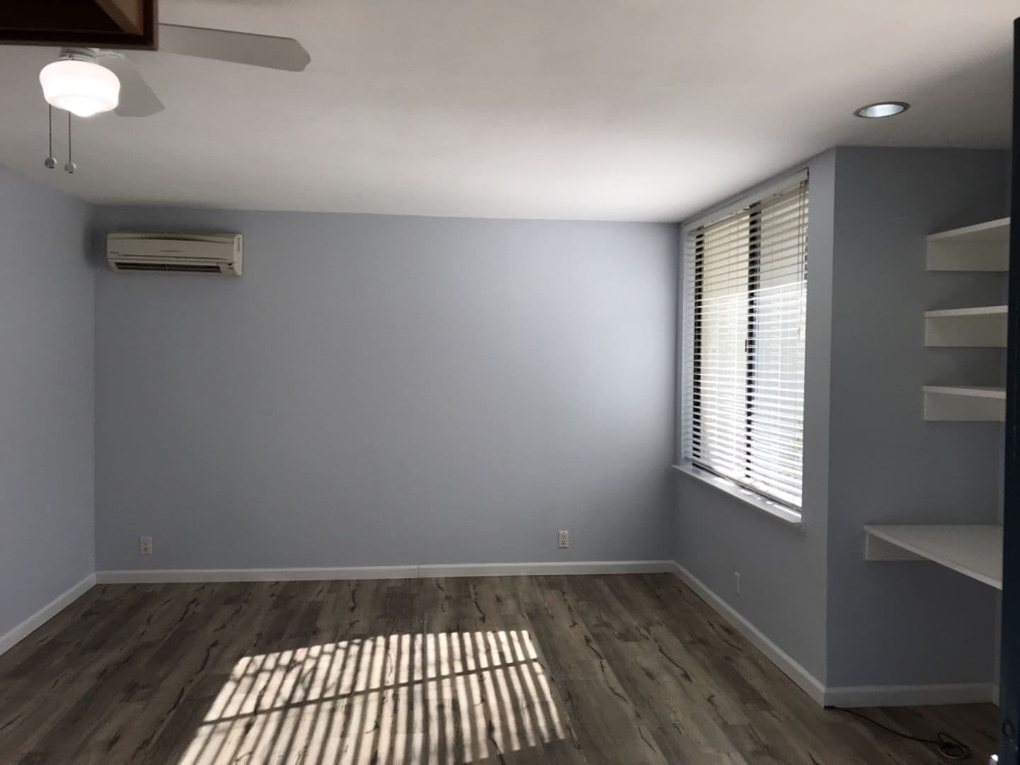 Davis House: 909 Alvarado Avenue #12
