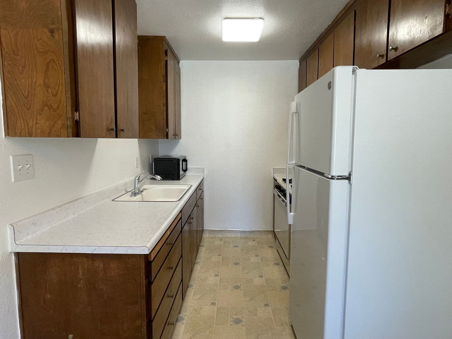 Davis Apartment: 625 Adams Street