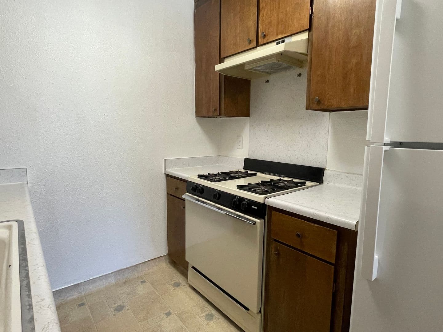 Davis Apartment: 625 Adams Street