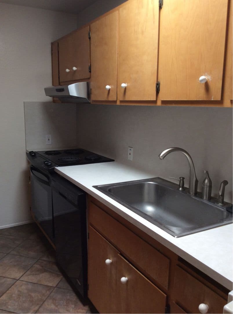 Davis House: 405 Jardin Place