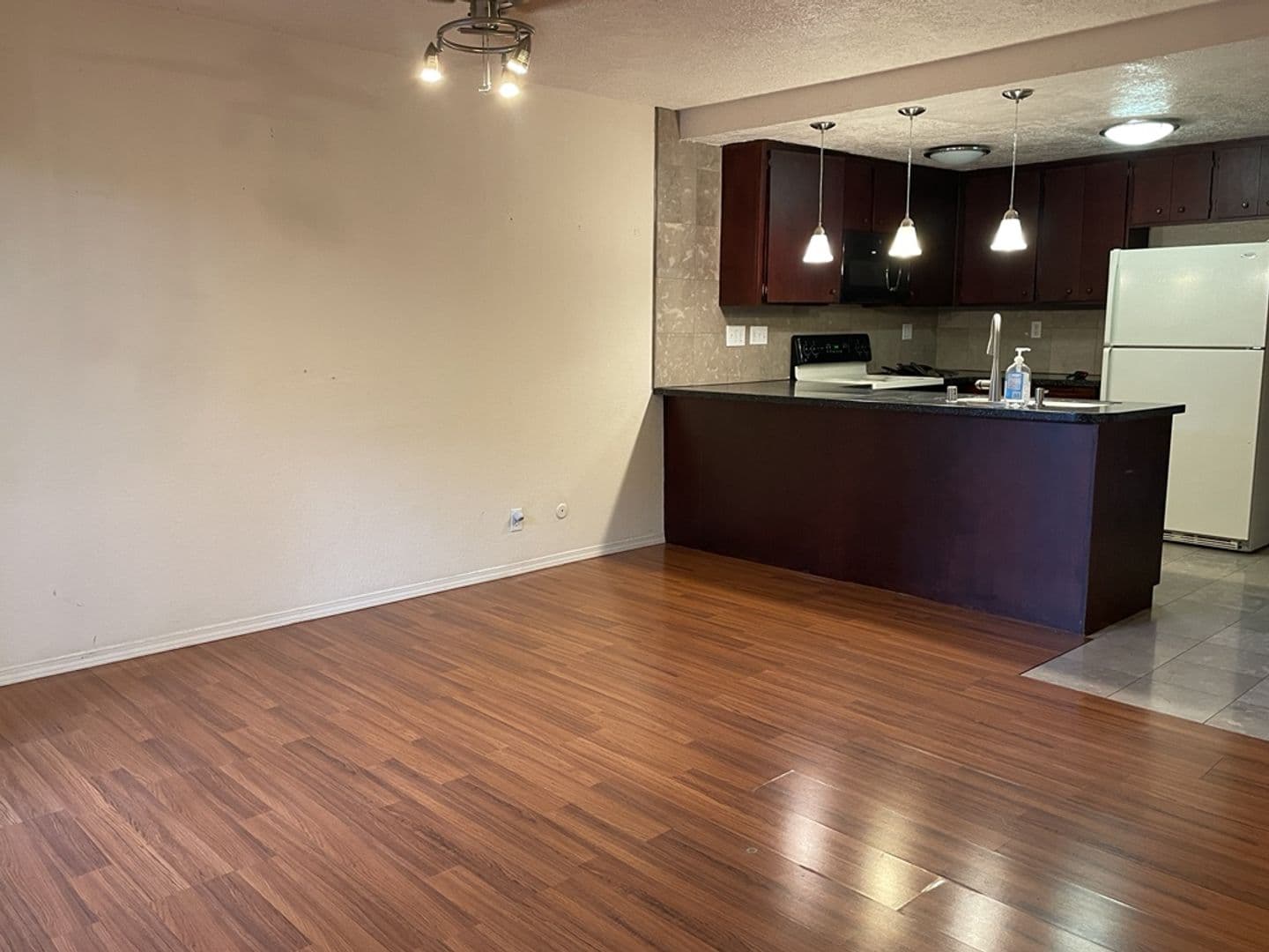 Davis House: 3401 Bermuda #27