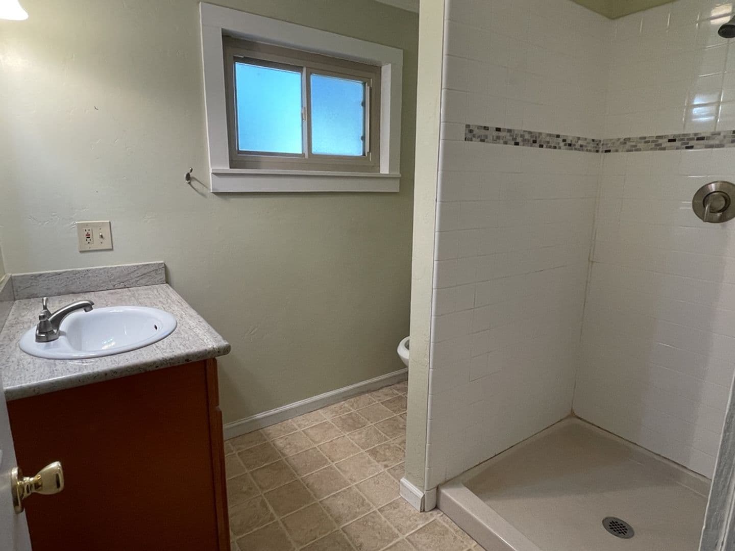 Woodland Apartment: 72 4th Street