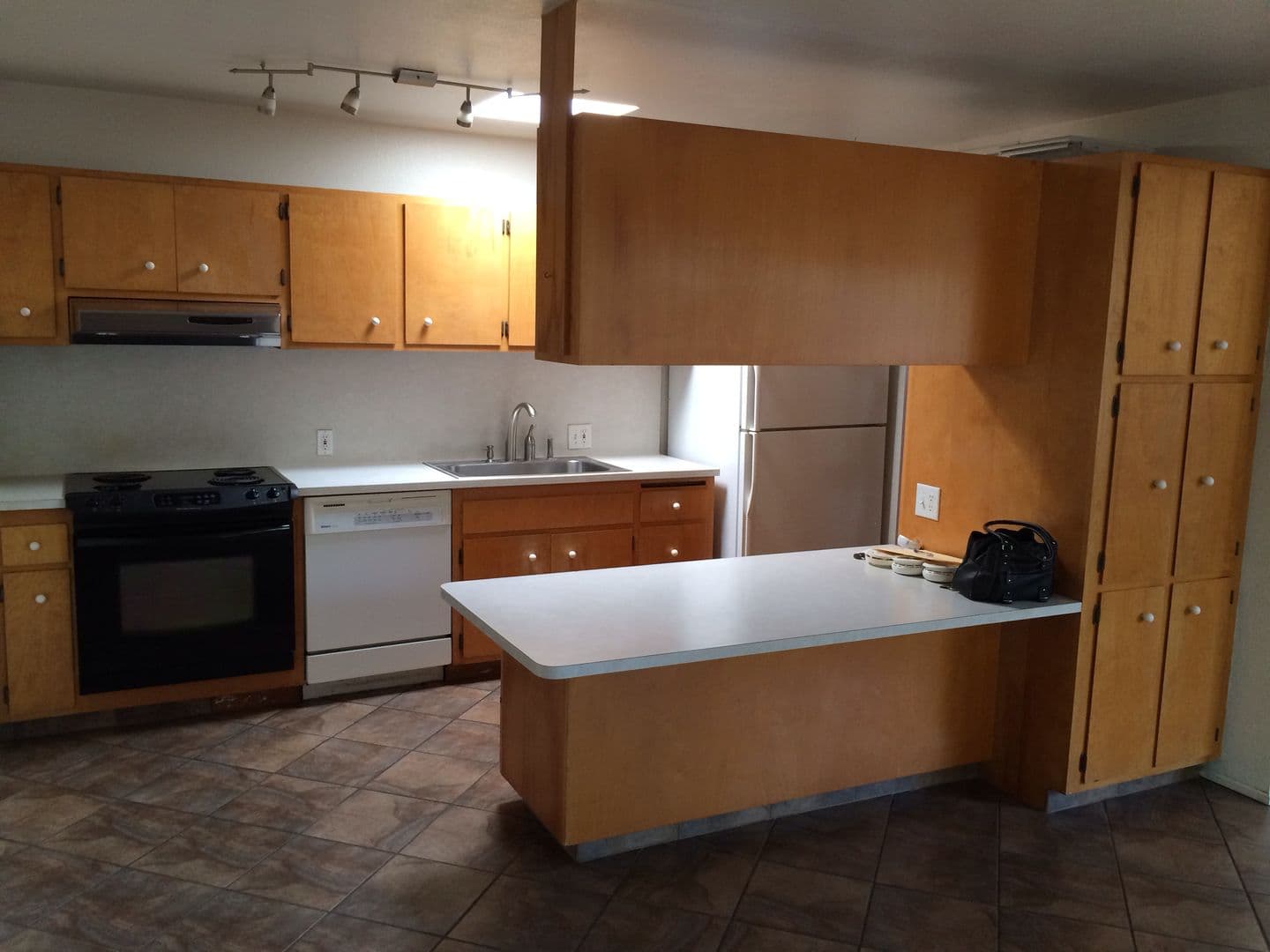 Davis House: 405 Jardin Place