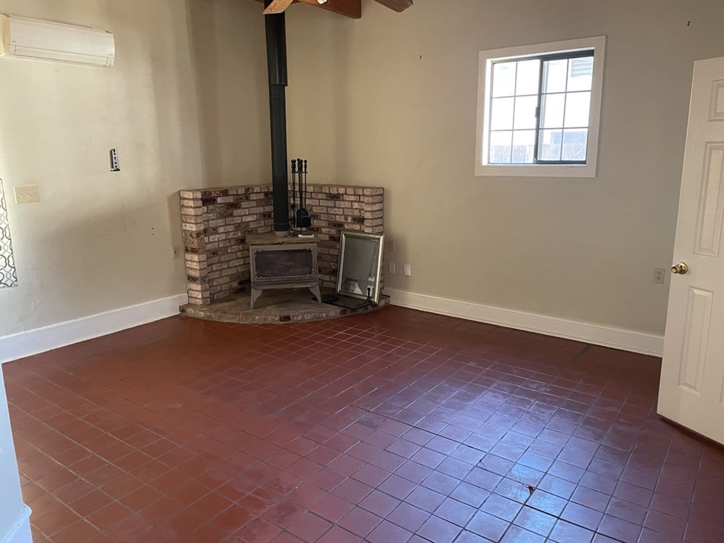 Woodland Apartment: 72 4th Street