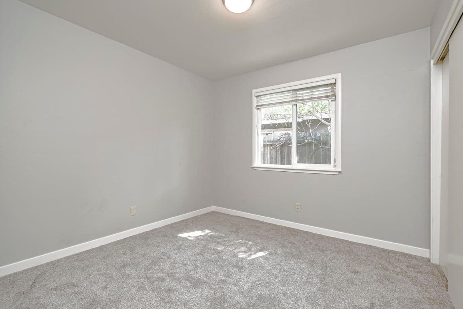 Davis Apartment: 543 545 547 I Street