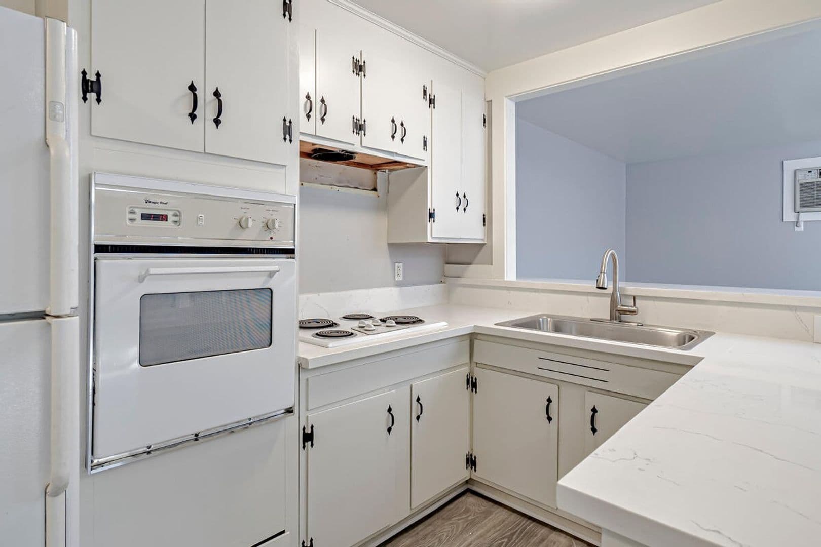 Davis Apartment: 543 545 547 I Street