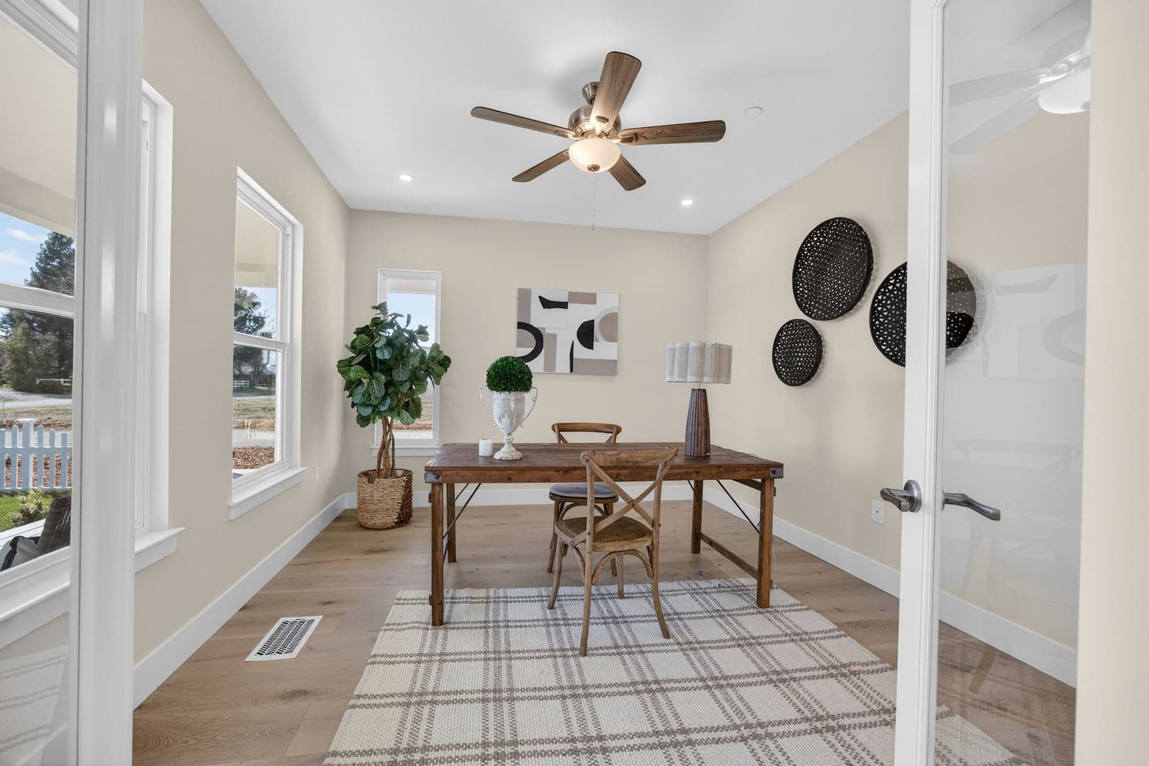 Davis House: 35628 Yosemite Avenue