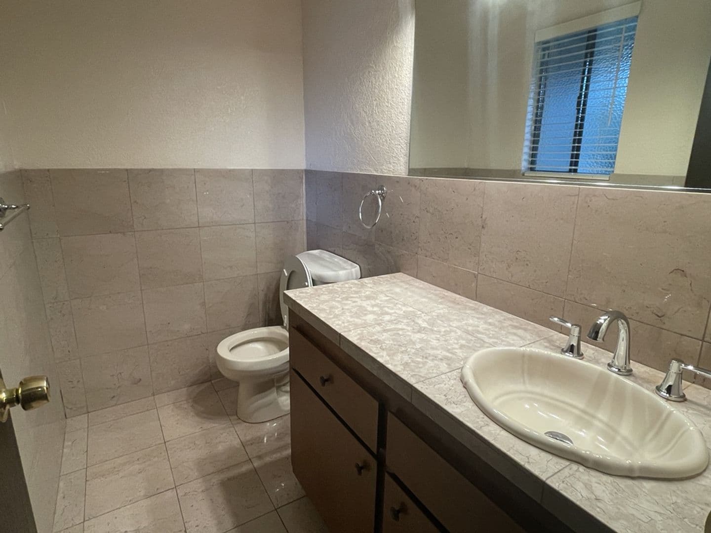 Davis House: 3401 Bermuda #27
