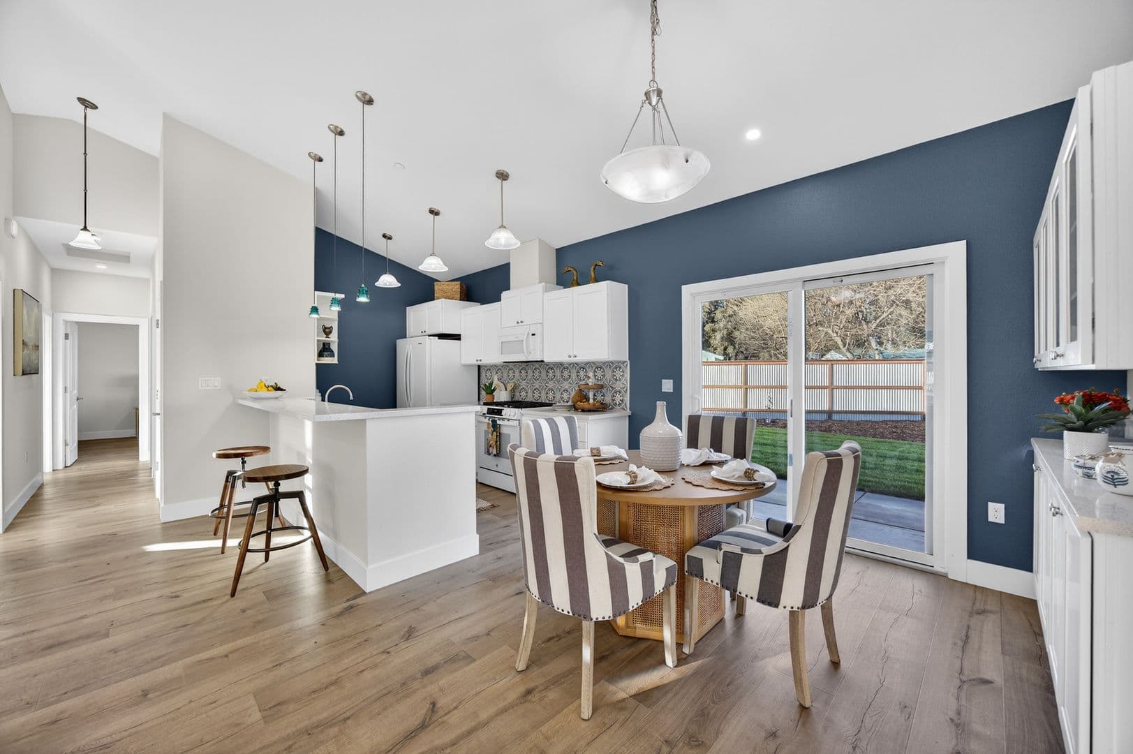 Davis House: 35622 Yosemite Avenue