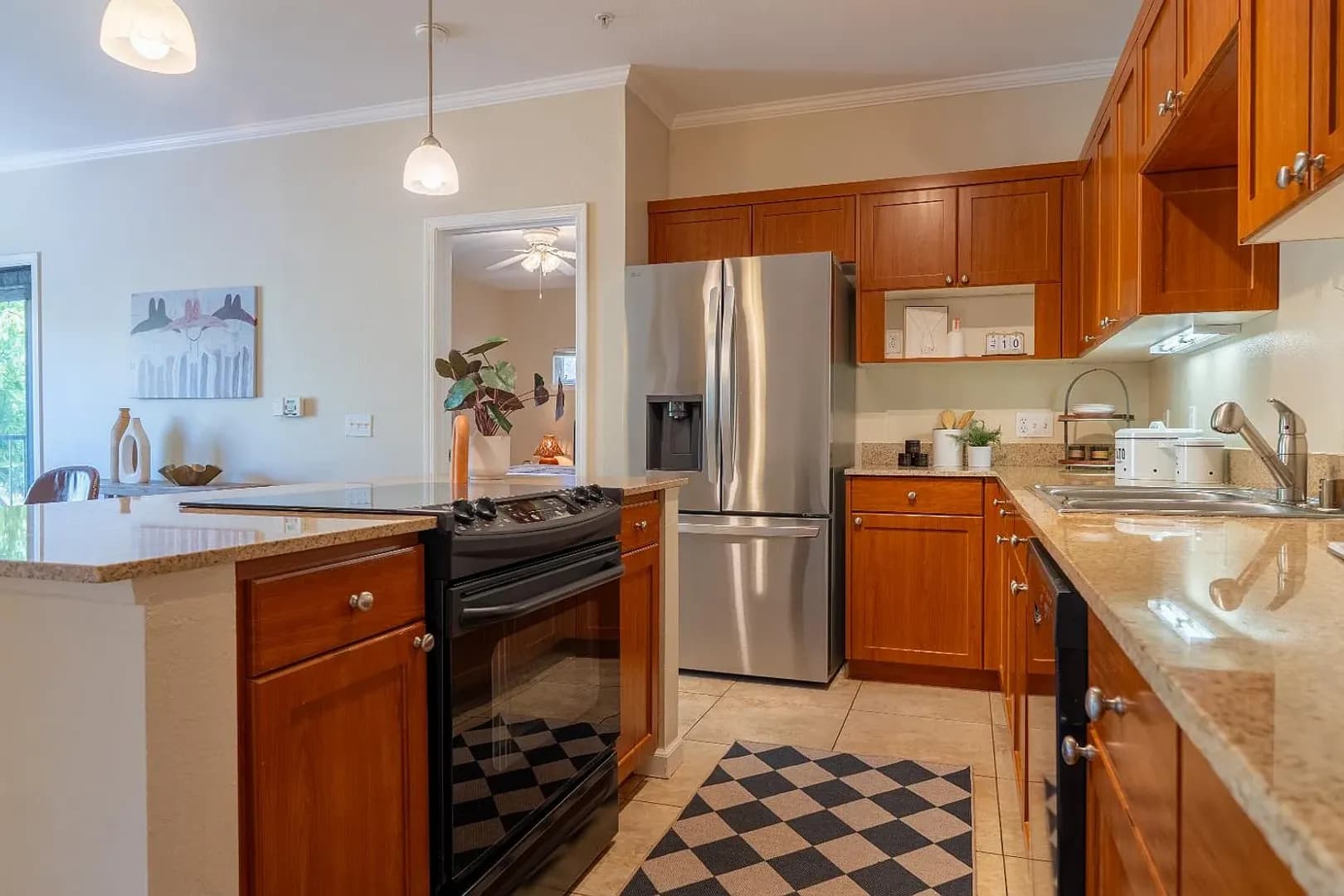 Davis Condo: 1818 Moore Blvd #204