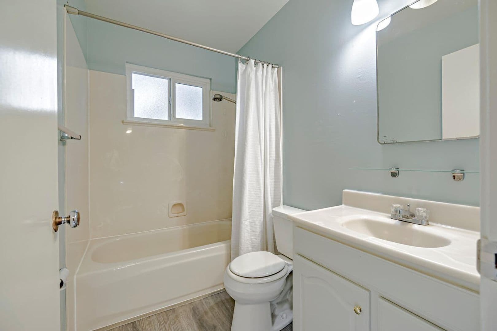 Davis Apartment: 543 545 547 I Street