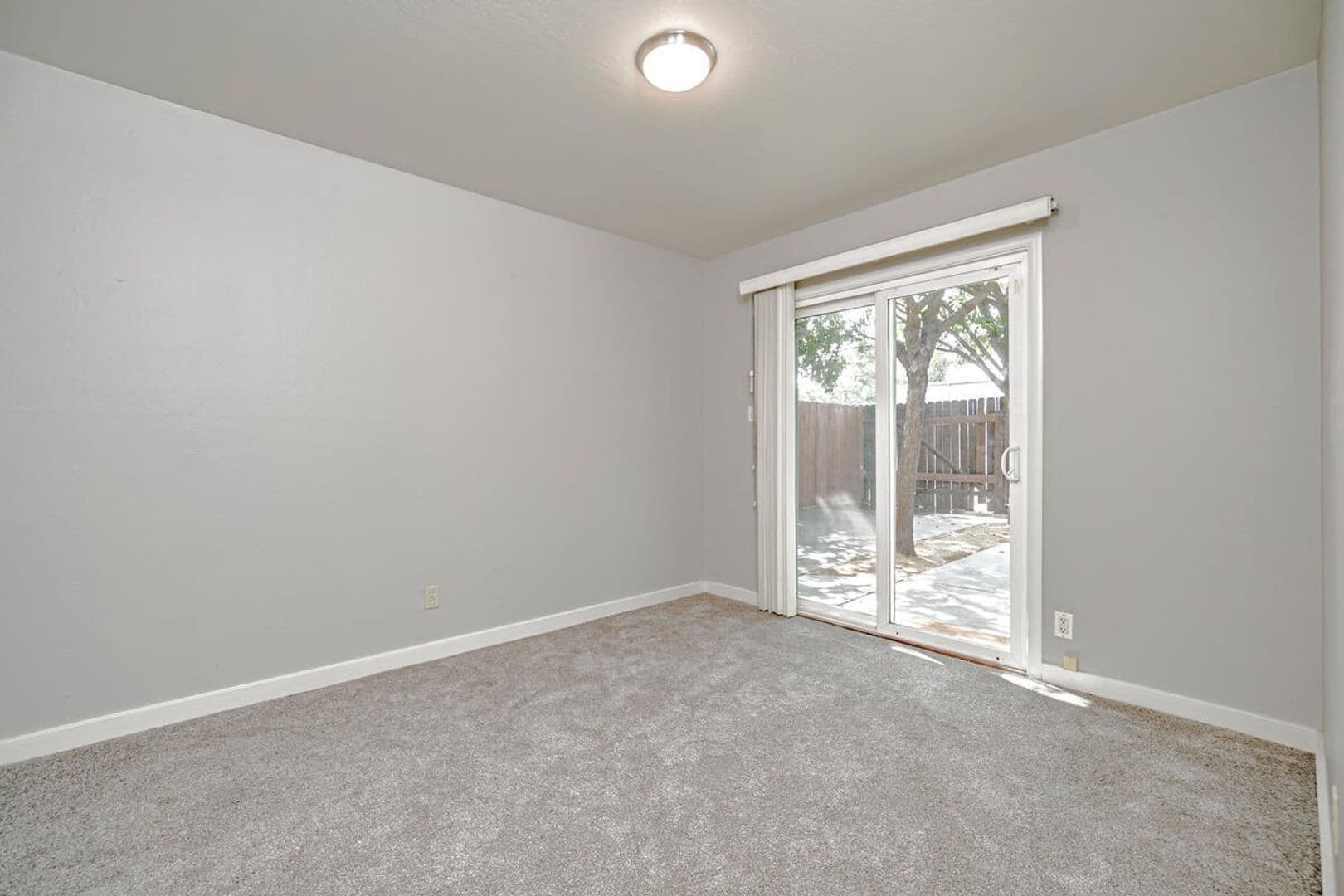 Davis Apartment: 543 545 547 I Street