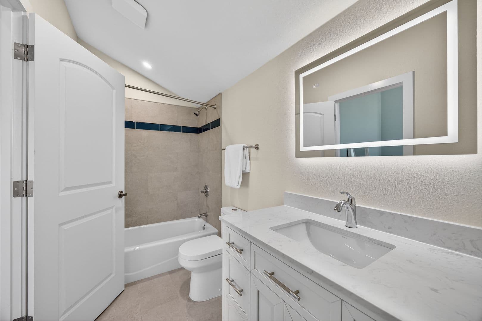 Davis House: 35628 Yosemite Avenue