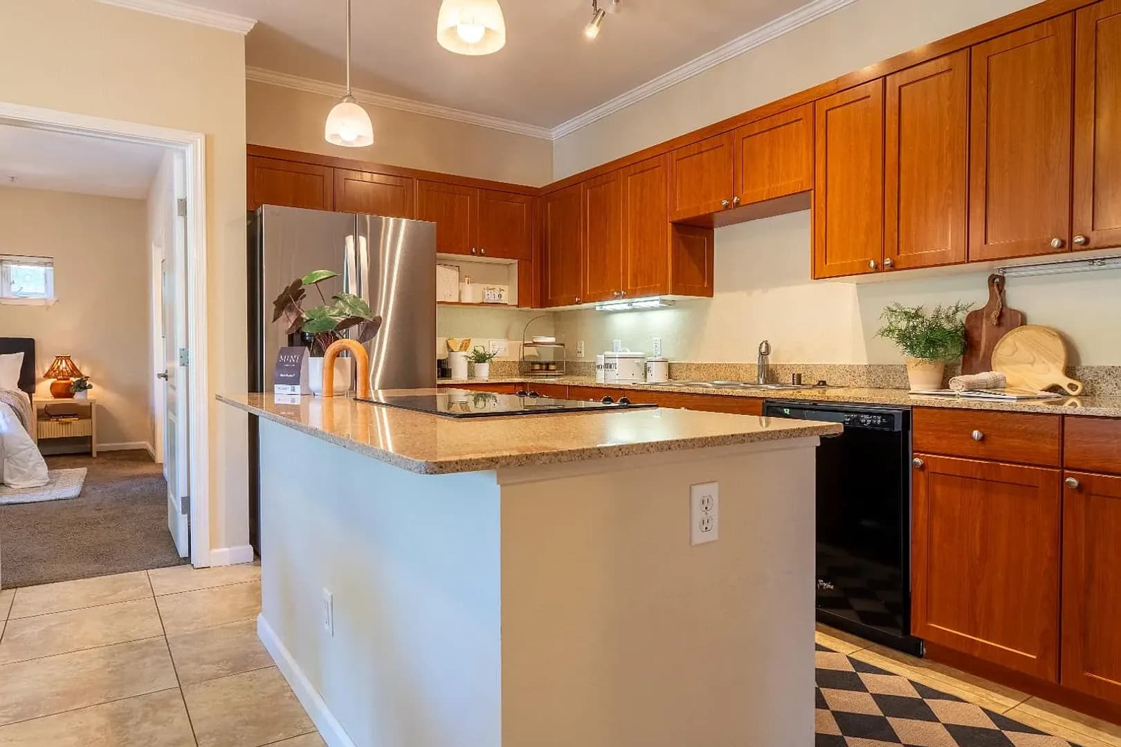 Davis Condo: 1818 Moore Blvd #204