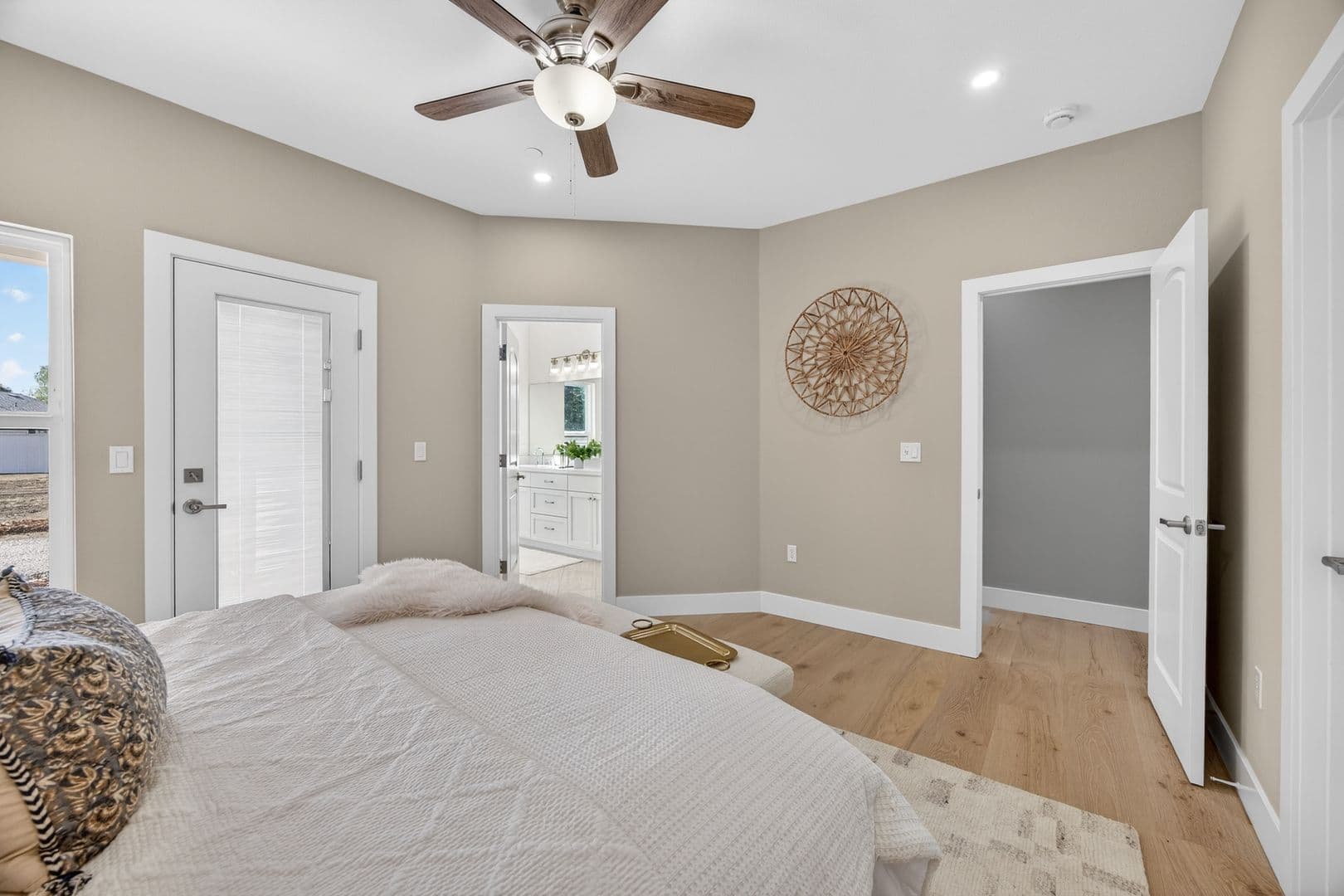 Davis House: 35628 Yosemite Avenue