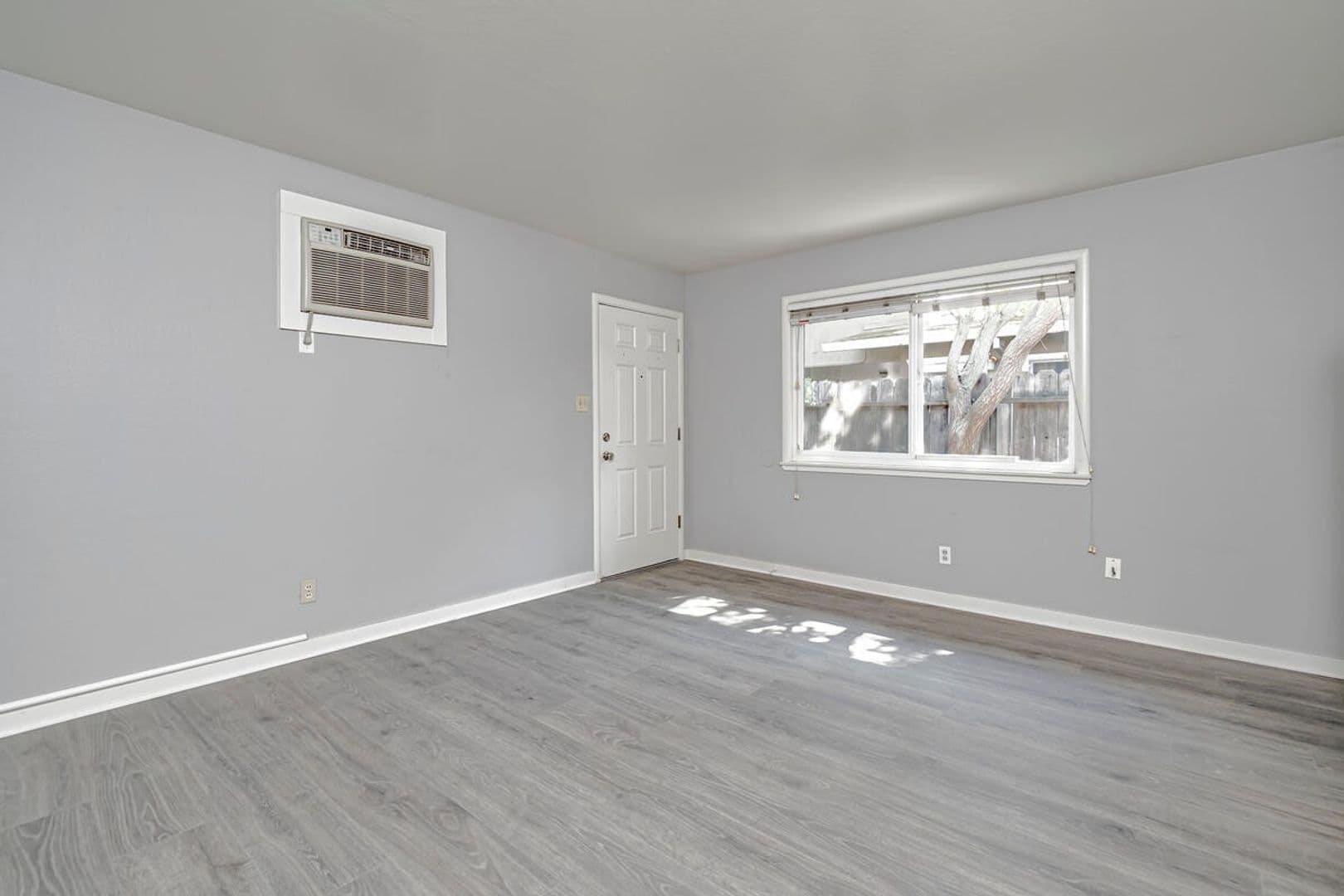 Davis Apartment: 543 545 547 I Street