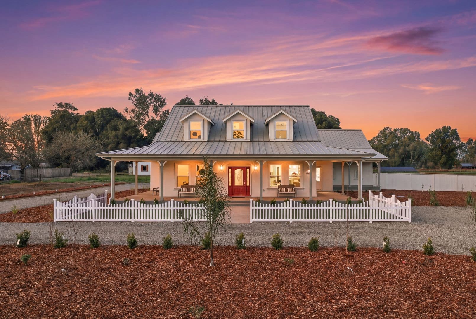 Davis House: 35628 Yosemite Avenue