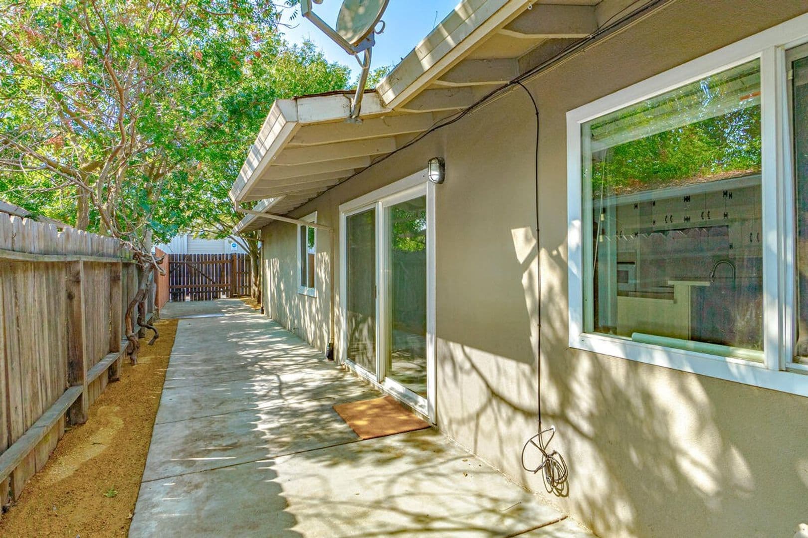 Davis Apartment: 543 545 547 I Street