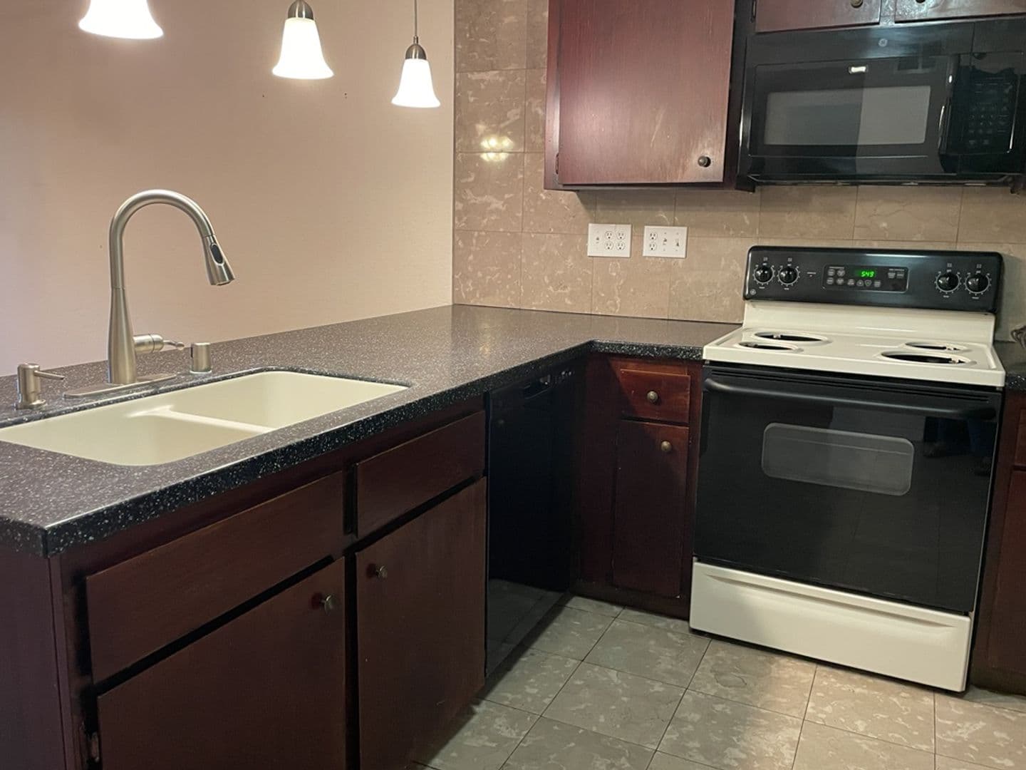 Davis House: 3401 Bermuda #27