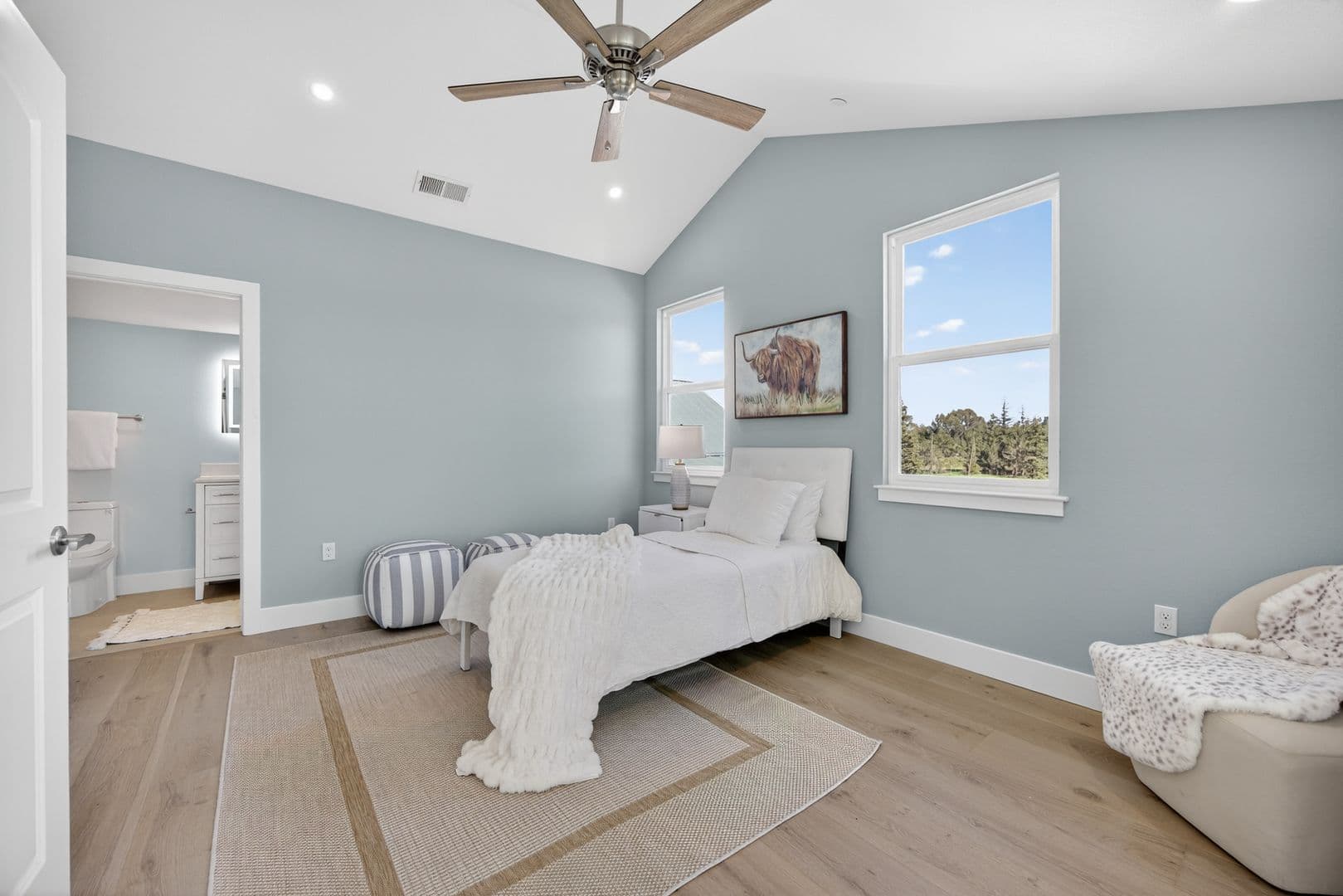 Davis House: 35628 Yosemite Avenue