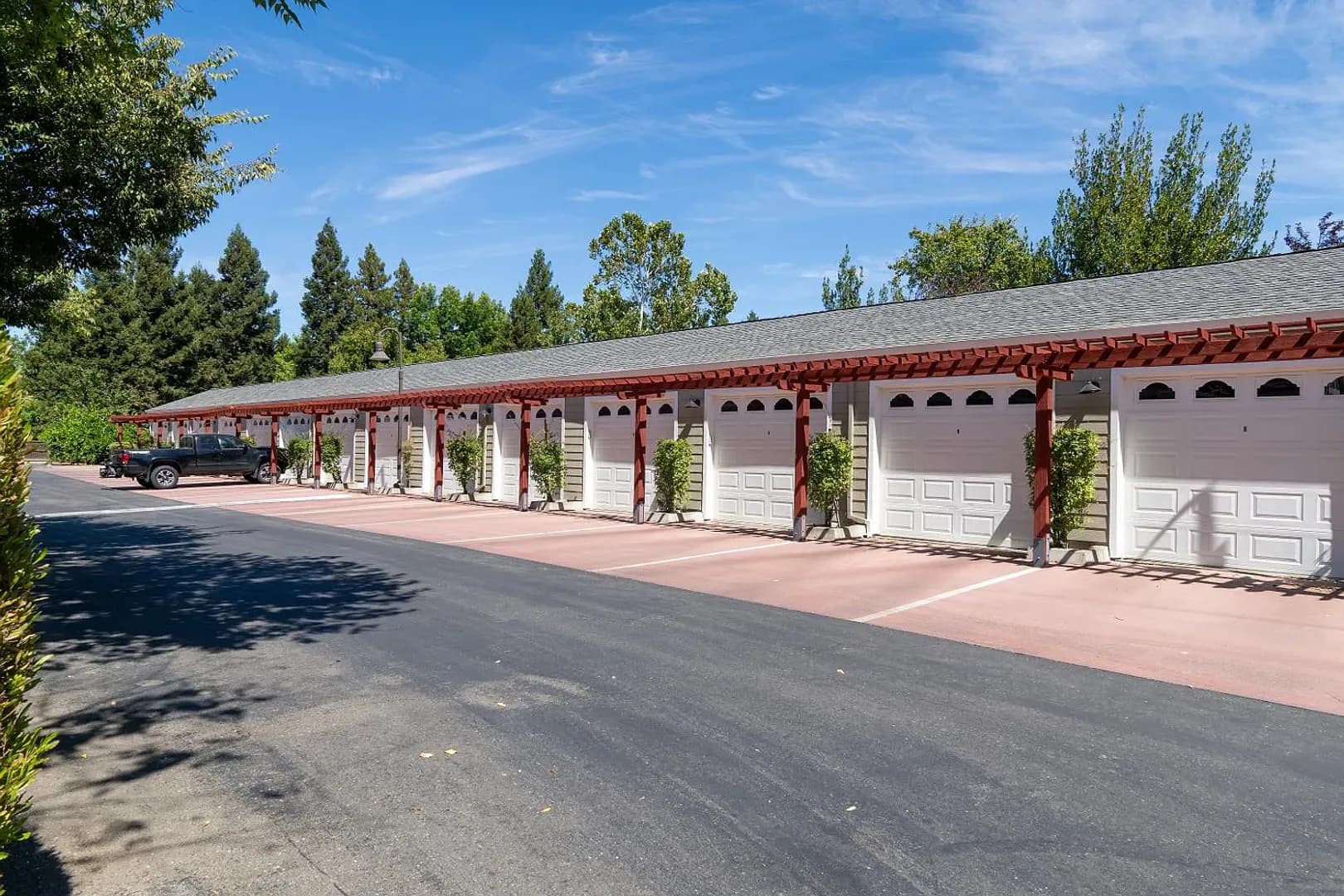 Davis Condo: 1818 Moore Blvd #204