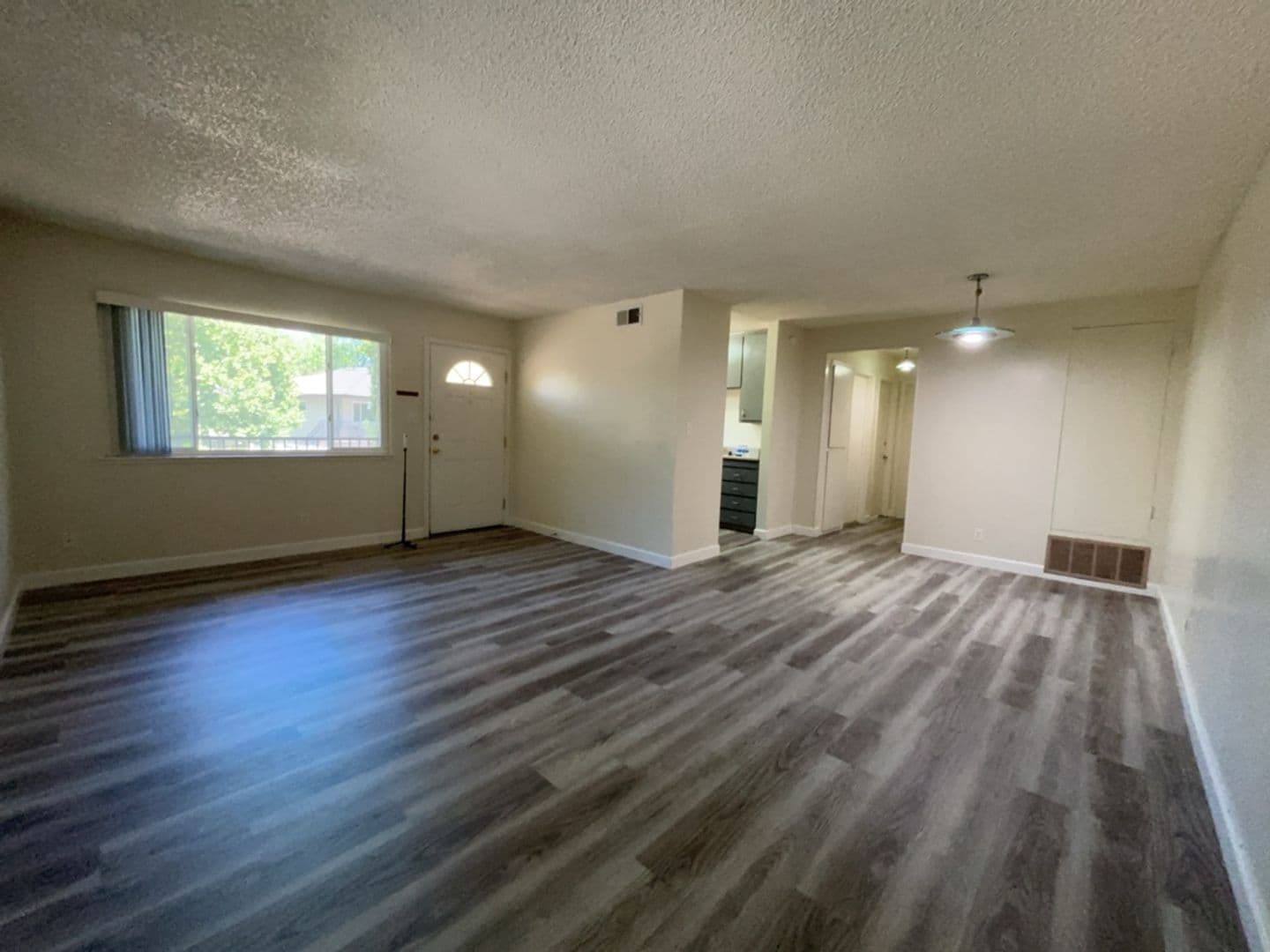 Davis Condo: 1901 Donner Ave #4