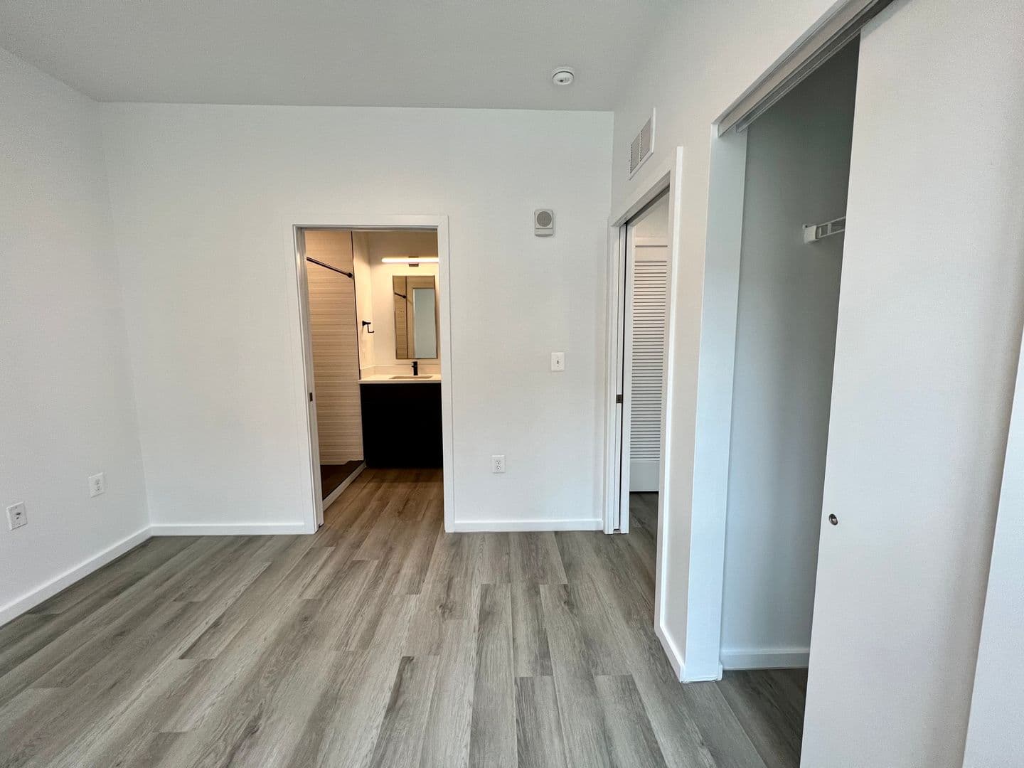 Baltimore Apartment: 725 W Pratt Street
