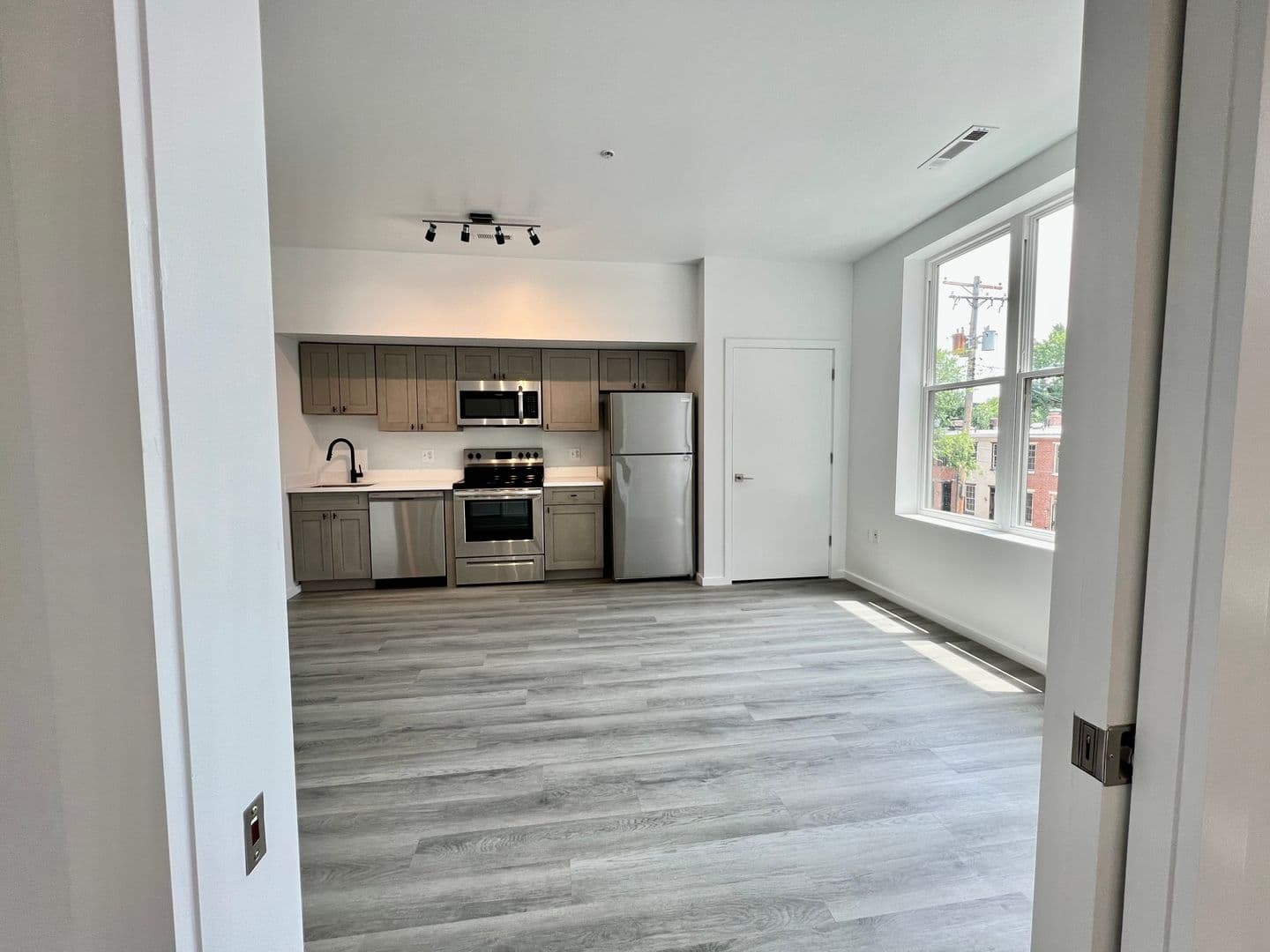 Baltimore Apartment: 725 W Pratt Street