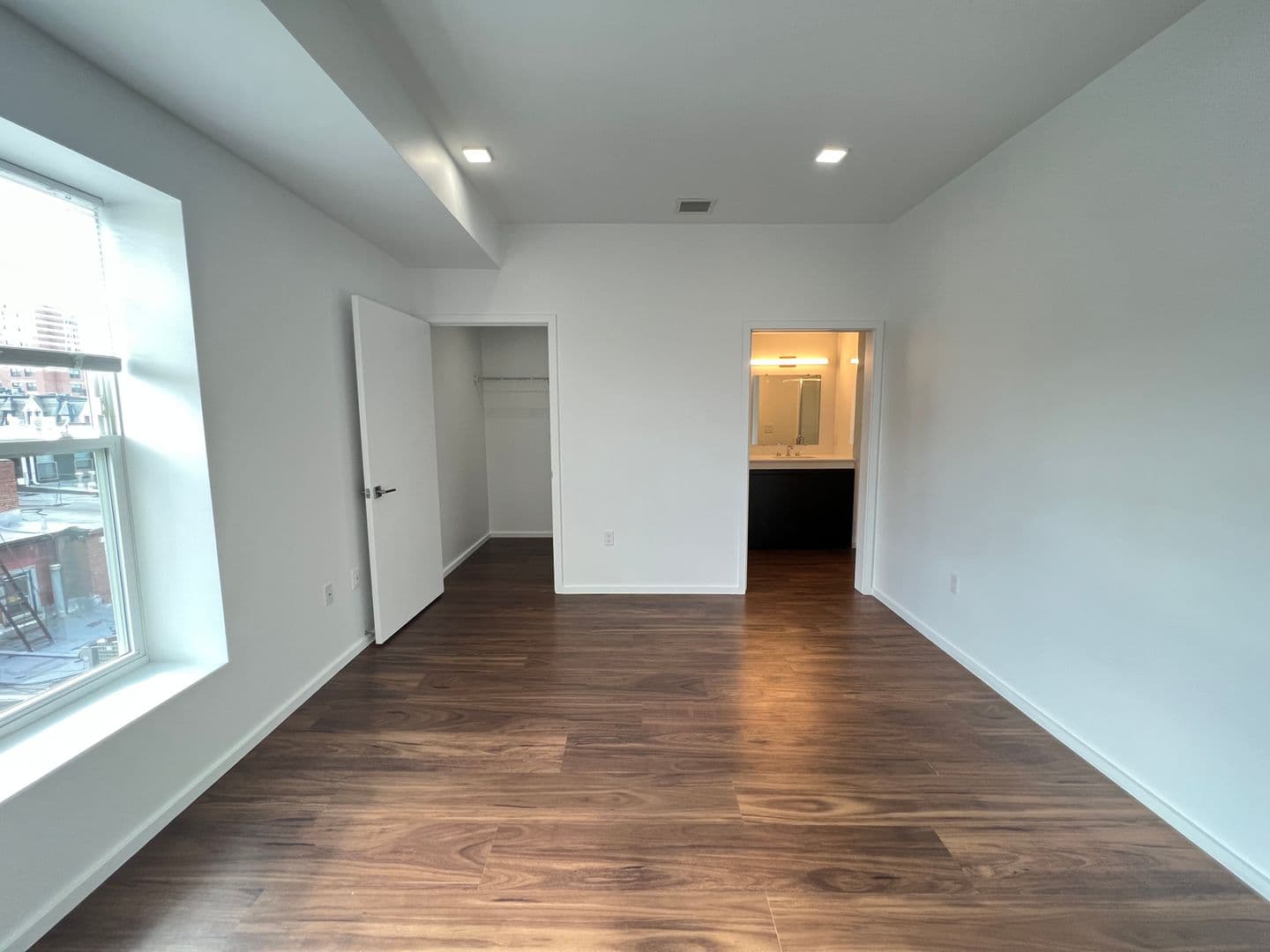 Baltimore Apartment: 9 E. Mt. Royal Avenue