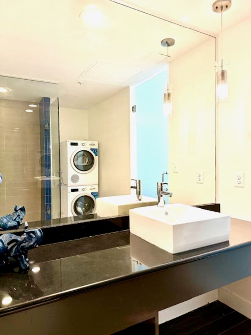 Baltimore Apartment: 207 E Redwood St Unit
