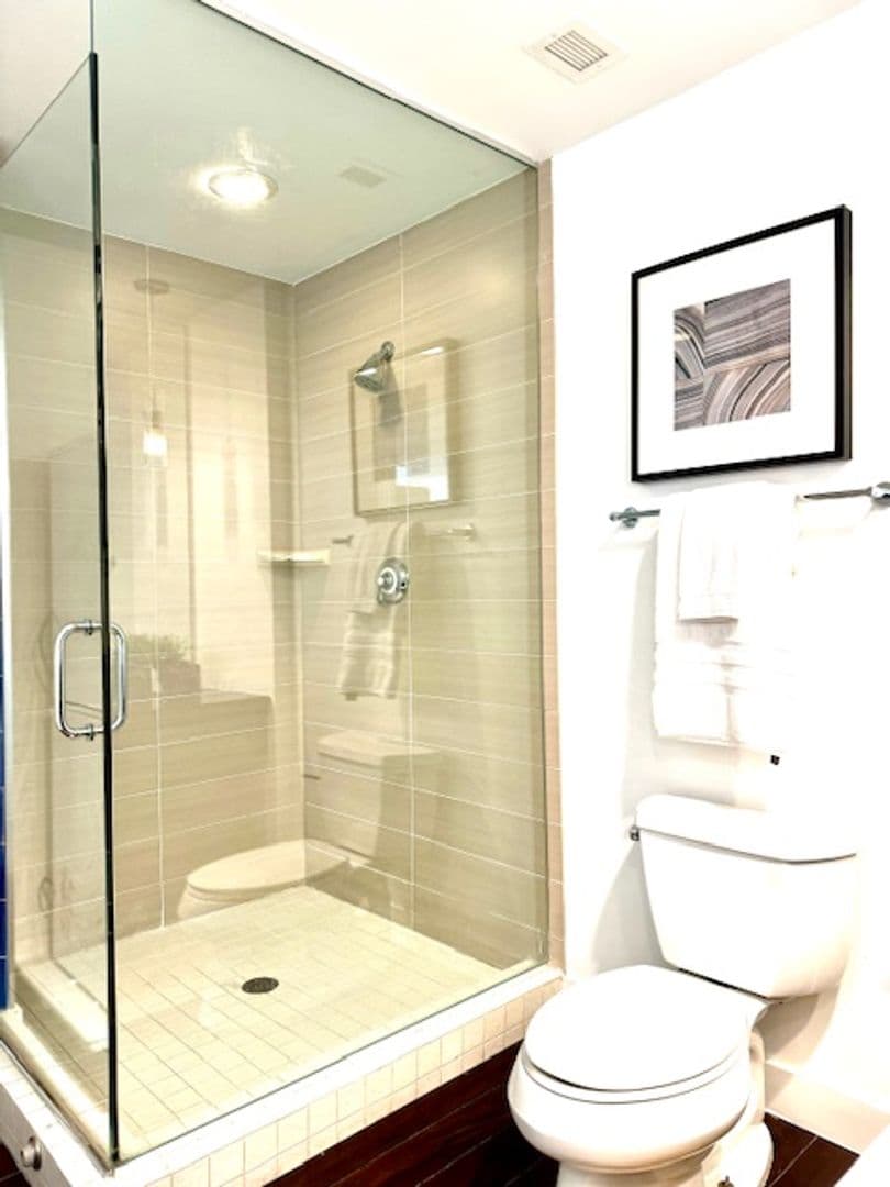 Baltimore Apartment: 207 E Redwood St Unit