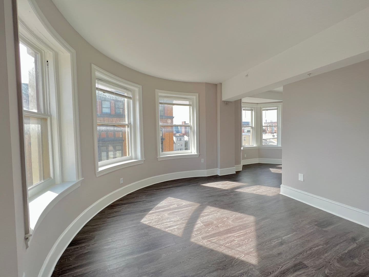Baltimore Apartment: 306 W Franklin St