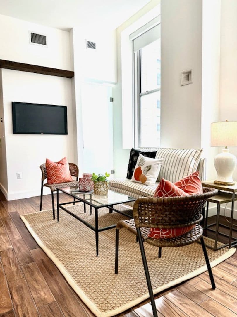 Baltimore Apartment: 207 E Redwood St Unit