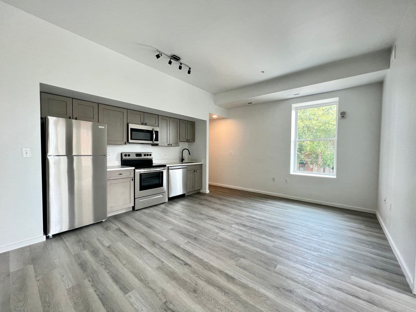 Baltimore Apartment: 725 W Pratt Street