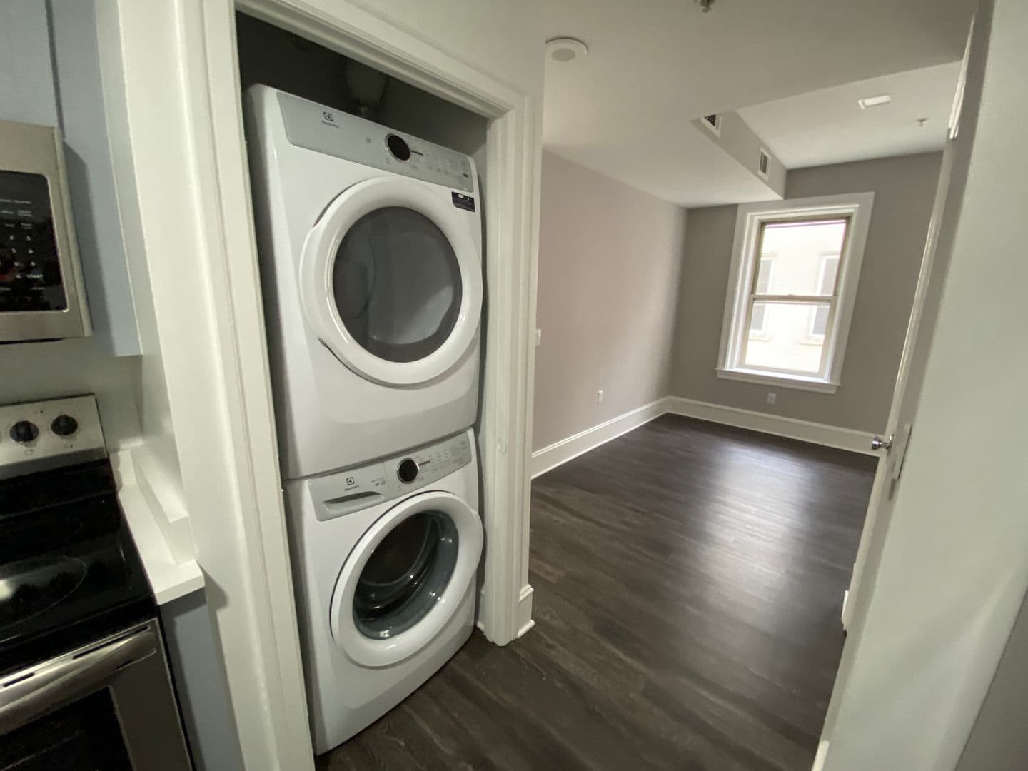 Baltimore Apartment: 306 W Franklin St