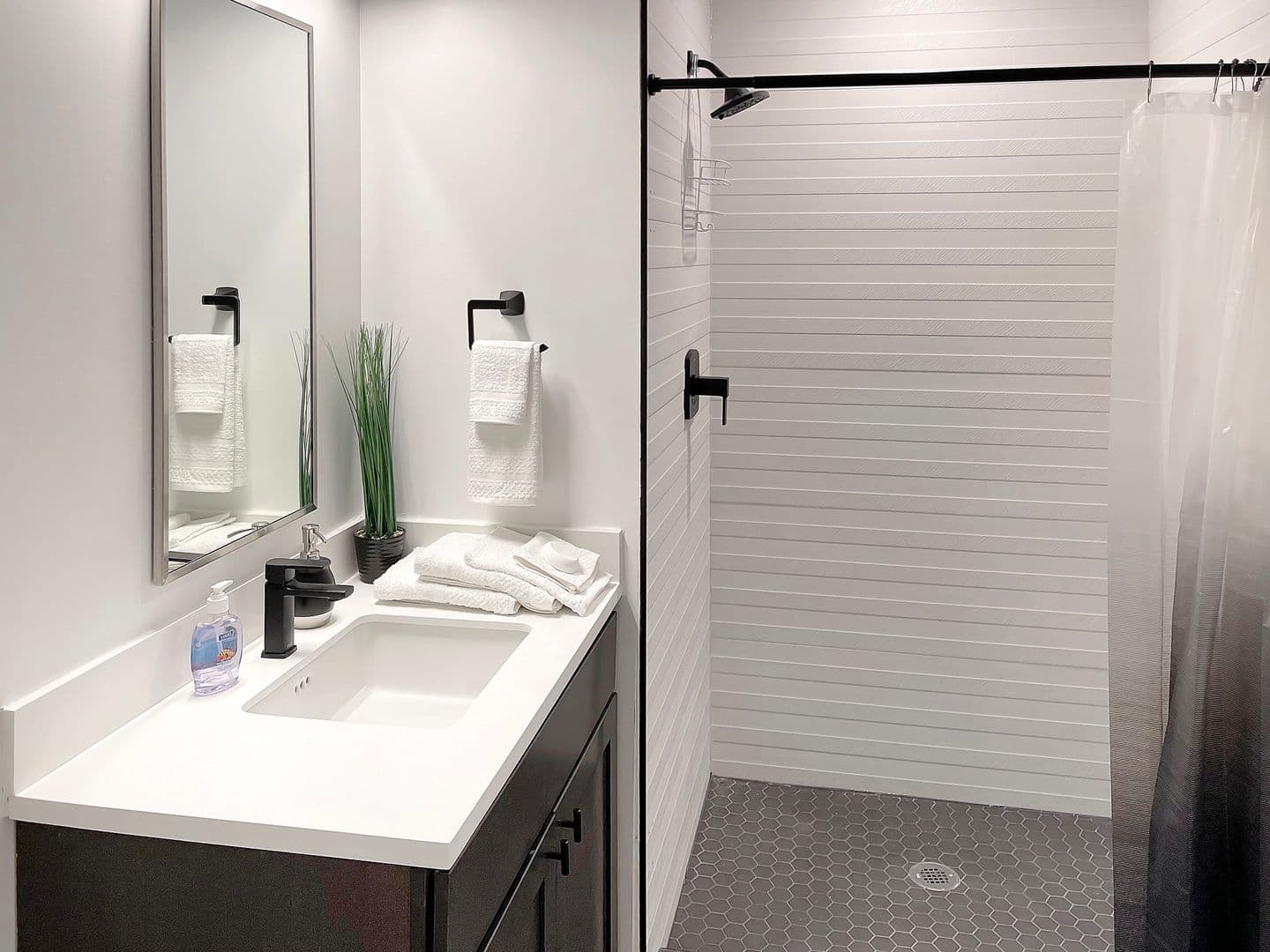 Baltimore Apartment: 725 W Pratt Street