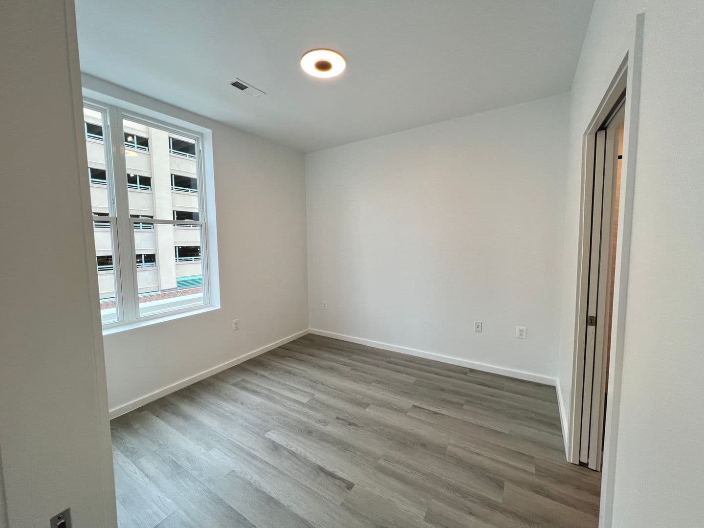 Baltimore Apartment: 725 W Pratt Street