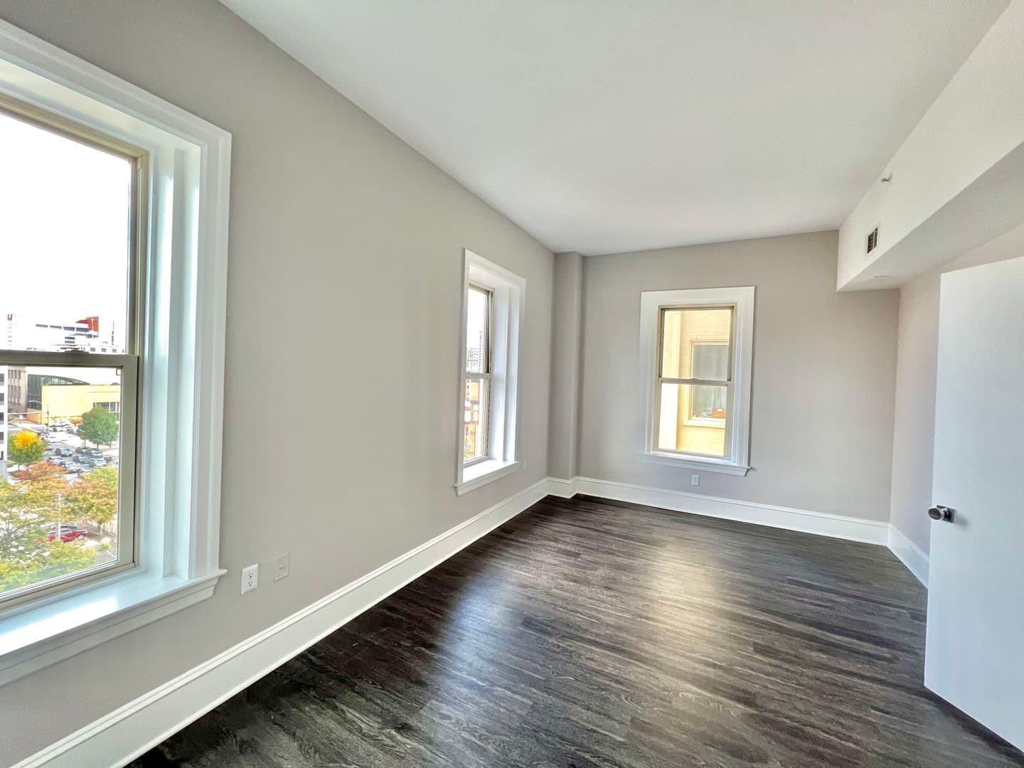 Baltimore Apartment: 306 W Franklin St