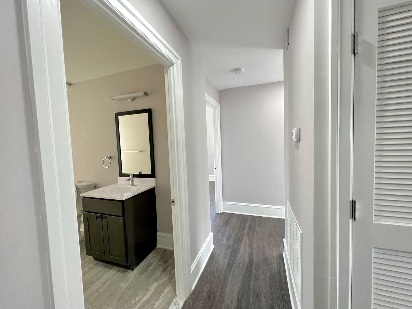 Baltimore Apartment: 306 W Franklin St