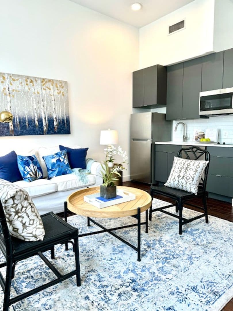 Baltimore Apartment: 207 E Redwood St Unit