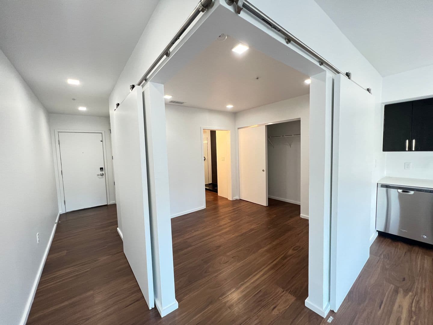 Baltimore Apartment: 9 E. Mt. Royal Avenue