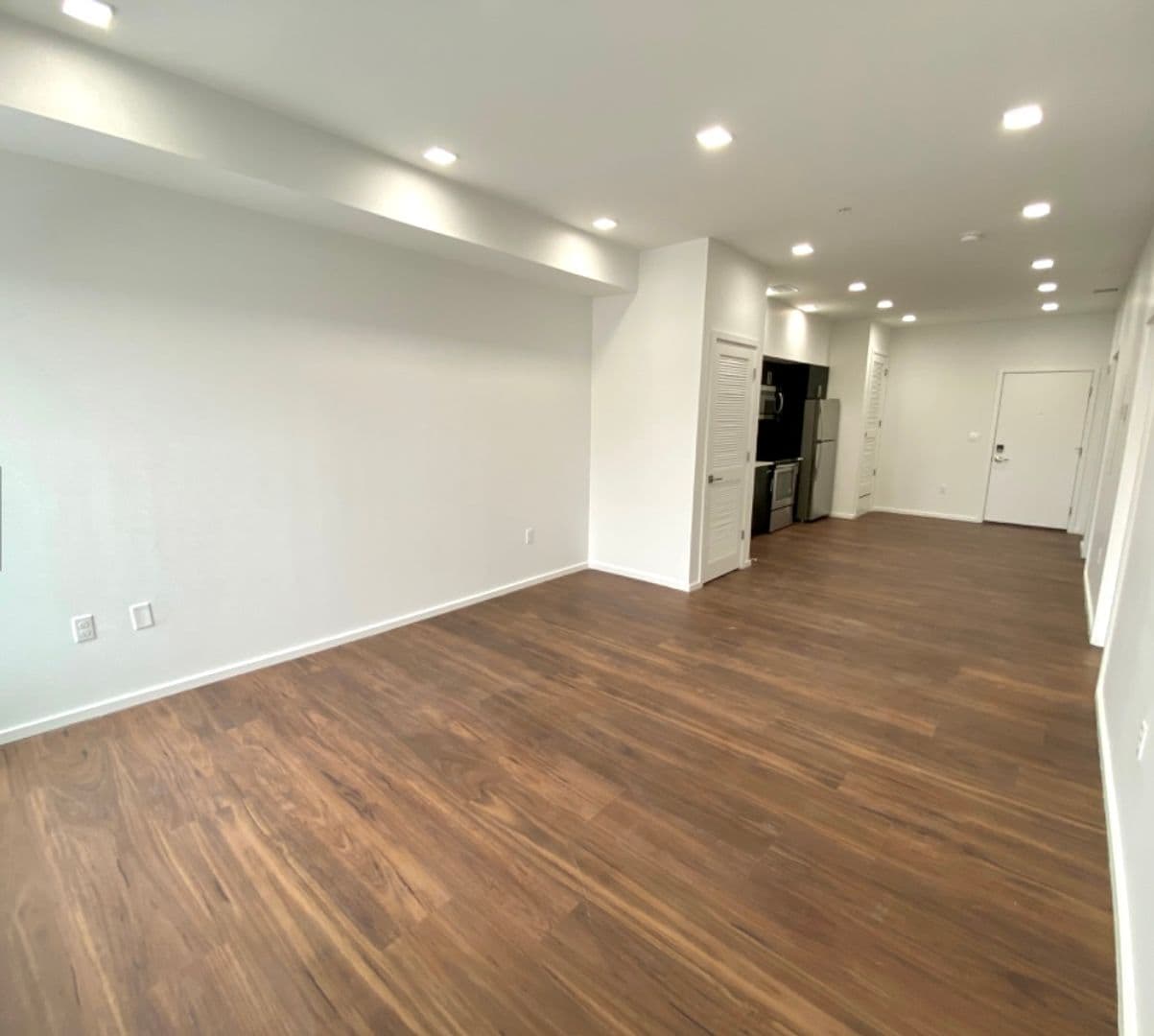 Baltimore Apartment: 9 E. Mt. Royal Avenue
