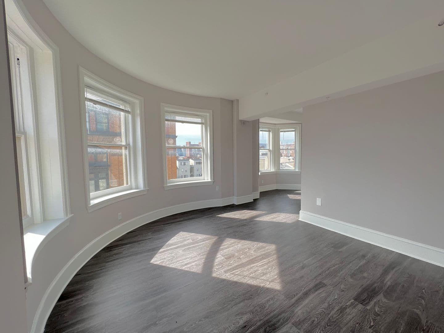 Baltimore Apartment: 306 W Franklin St