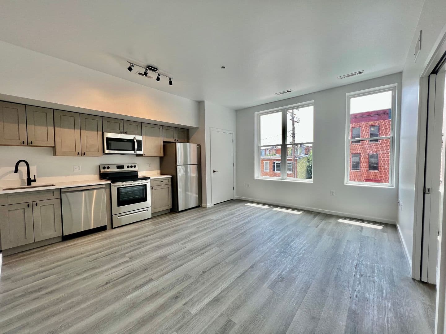Baltimore Apartment: 725 W Pratt Street