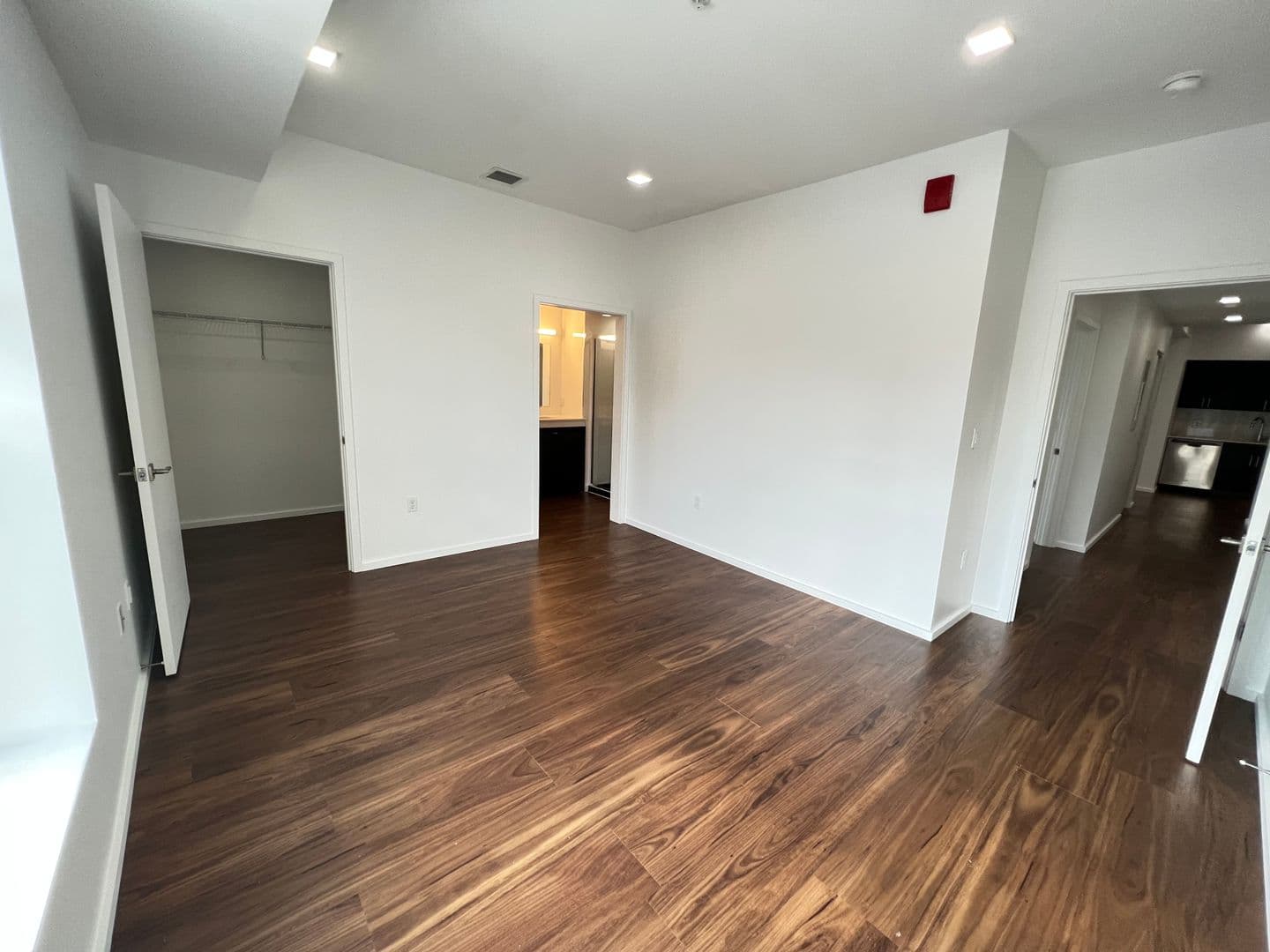 Baltimore Apartment: 9 E. Mt. Royal Avenue