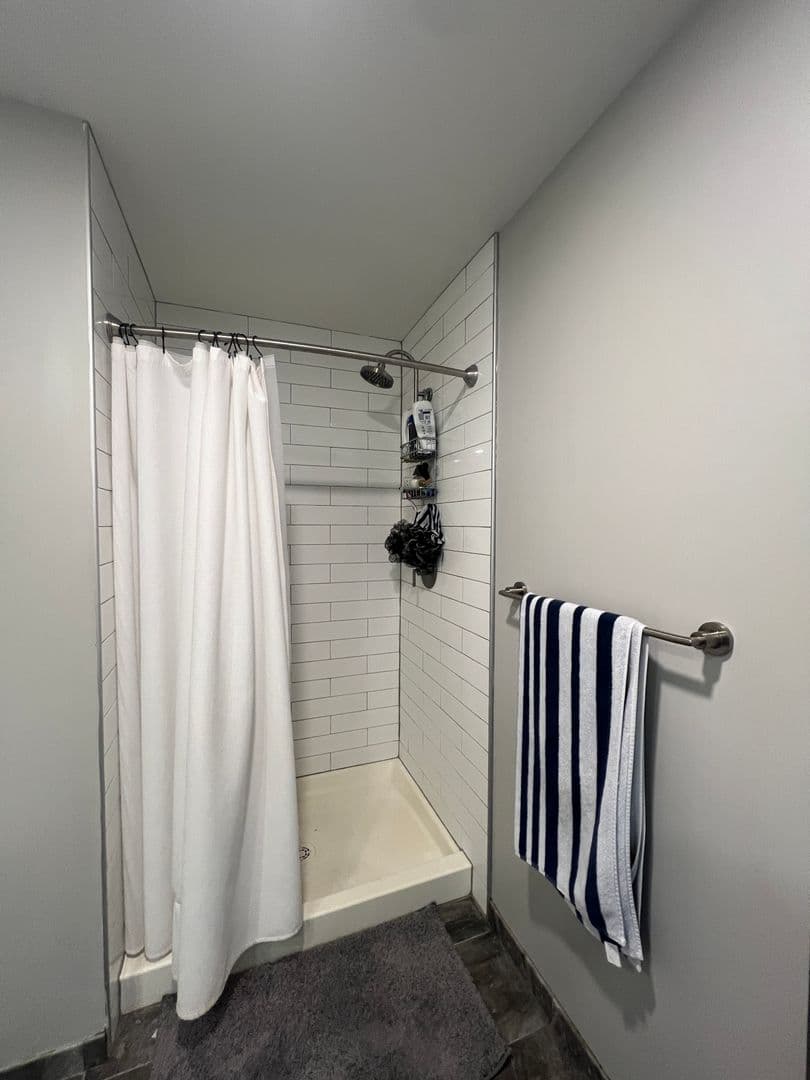Baltimore Apartment: 20 E Lanvale St