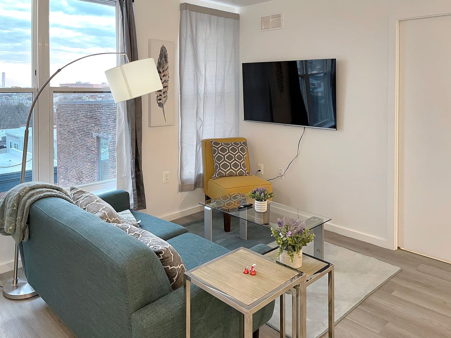 Baltimore Apartment: 725 W Pratt Street