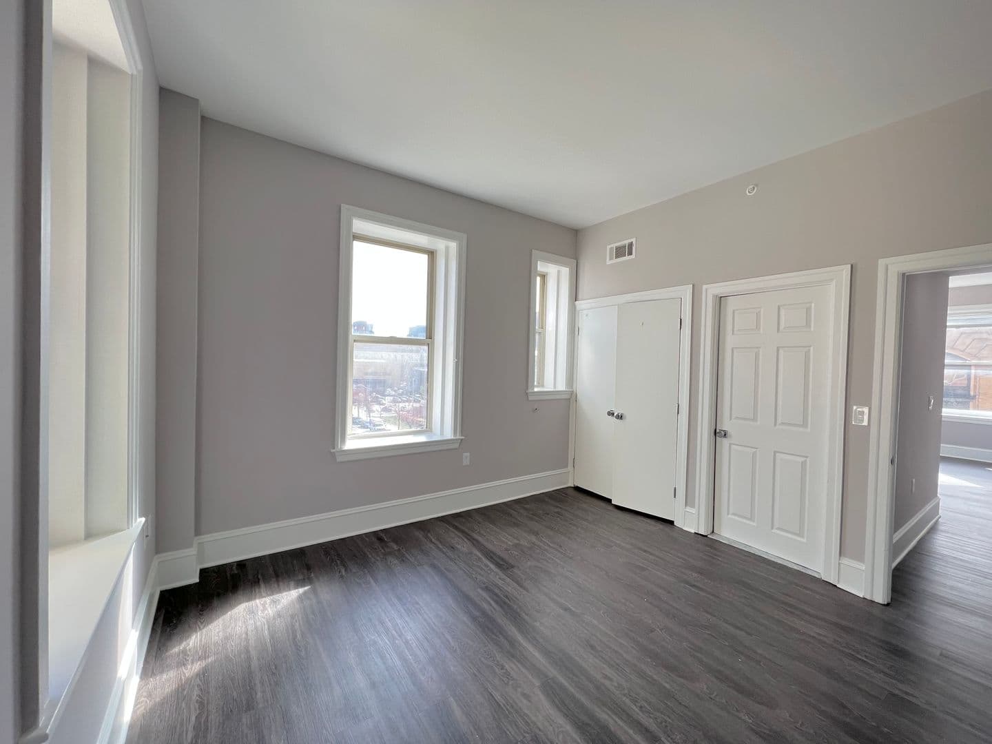 Baltimore Apartment: 306 W Franklin St
