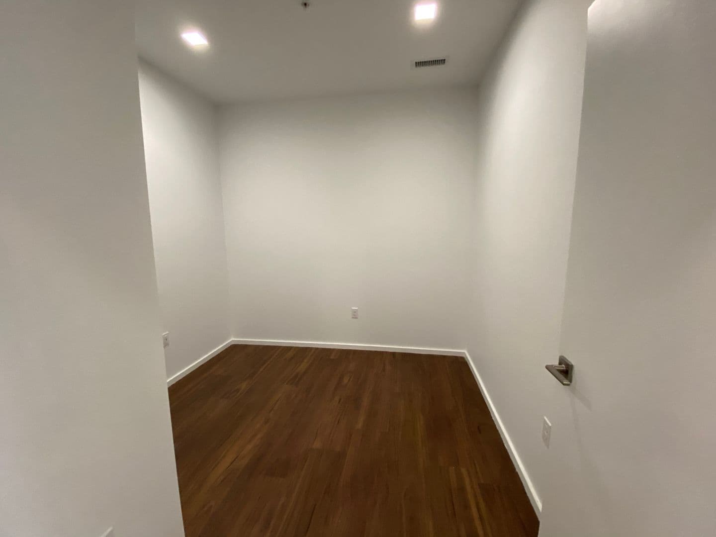 Baltimore Apartment: 9 E. Mt. Royal Avenue