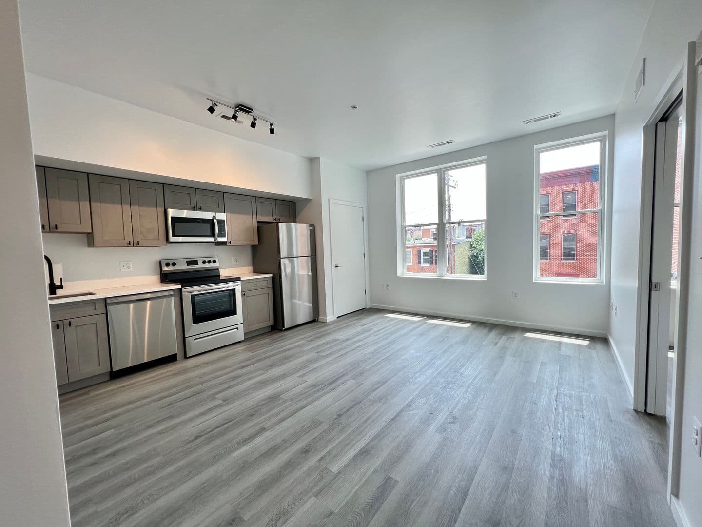 Baltimore Apartment: 725 W Pratt Street